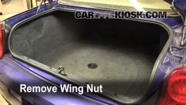 2006 Chevrolet Monte Carlo LT 3.9L V6 Monter sur cric Utiliser le cric pour lever la voiture